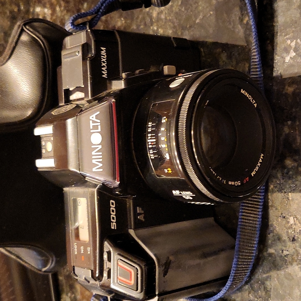 Minolta Maxxum 5000 film camera